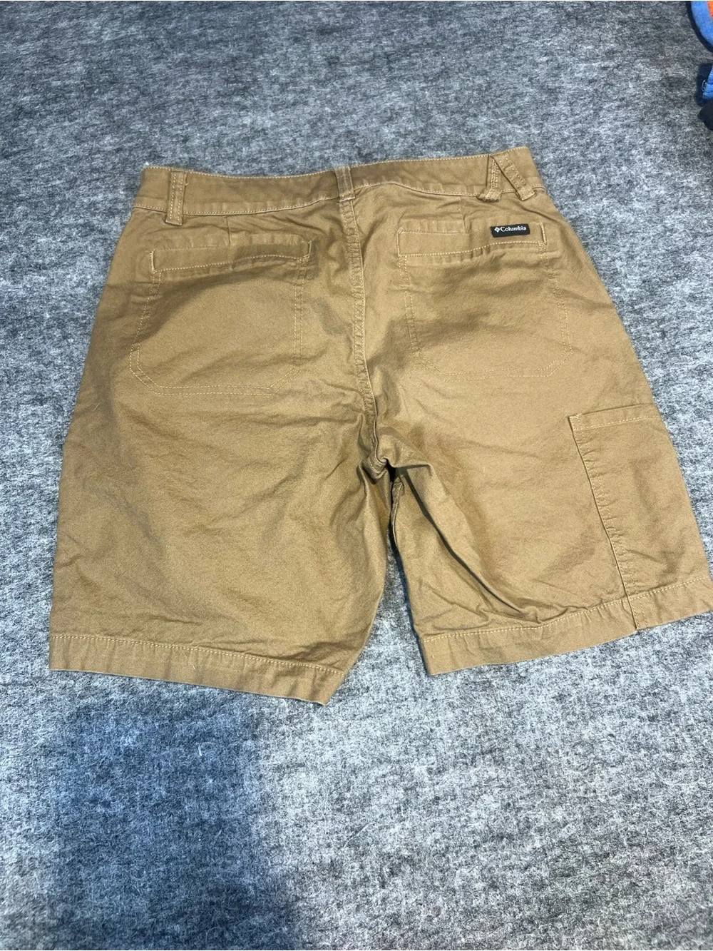 columbia shorts size 28 waist  straight fit 9 inch inseam hiking outdoors men’s